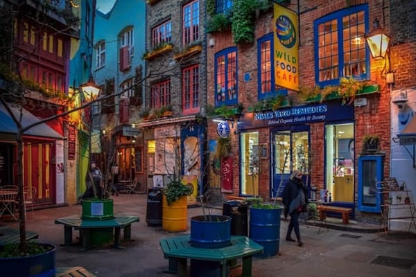 Secret London Alleyways and Hidden Corners Walk